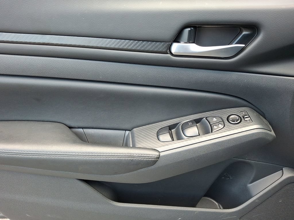 Certified 2025 Nissan Altima 2.5 SV FWD image 14
