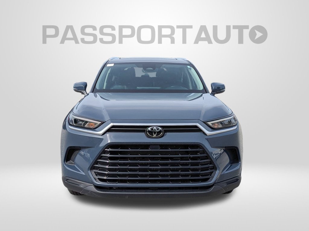 Used 2025 Toyota Grand Highlander AWD image 12