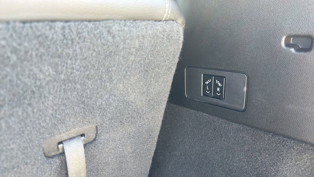 Used 2022 Cadillac XT6 Luxury AWD/4WD image 20