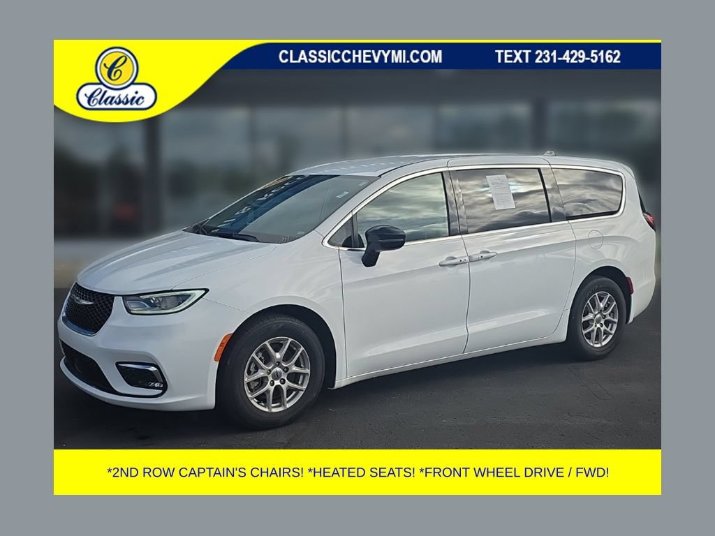 Used 2024 Chrysler Pacifica Touring-L FWD image 1