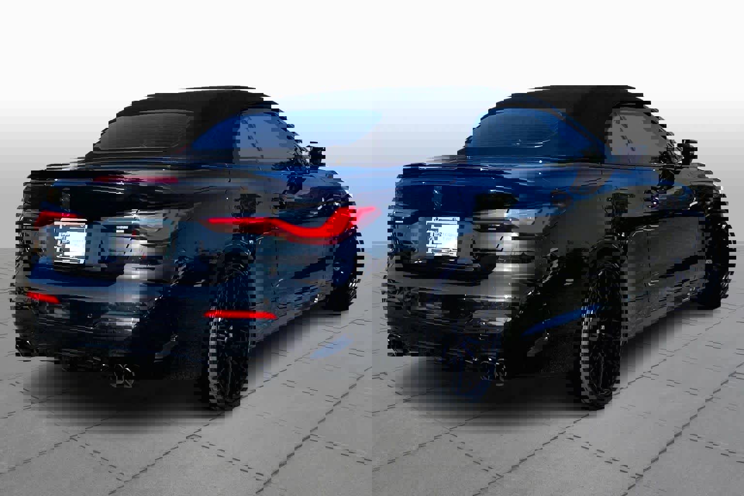 Used 2021 BMW M440i Convertible w/ Shadowloine Package image 11