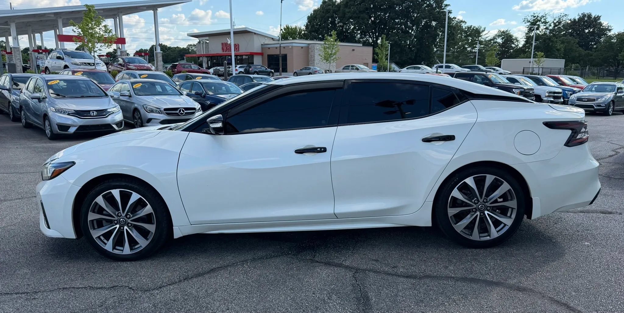 Used 2020 Nissan Maxima Platinum w/ Sport Mat Group FWD image 2