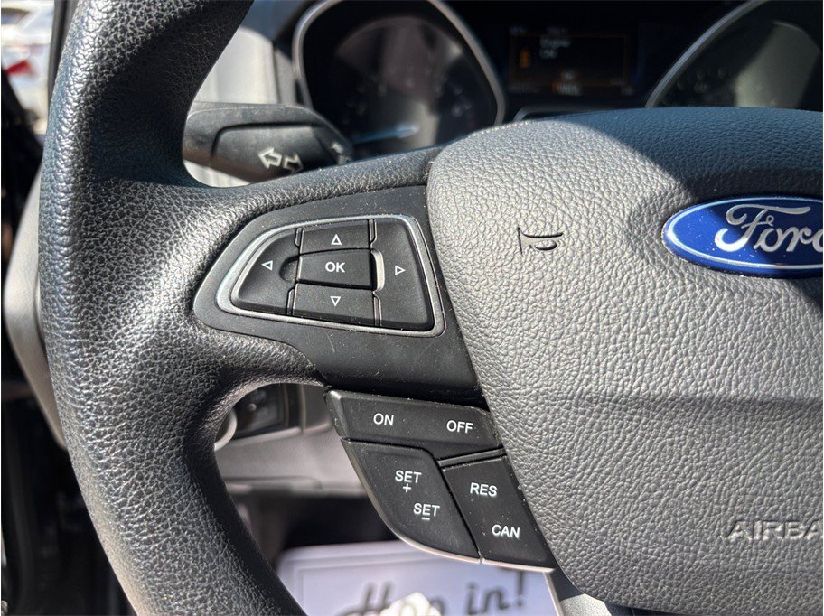 Used 2015 Ford Focus SE FWD image 19