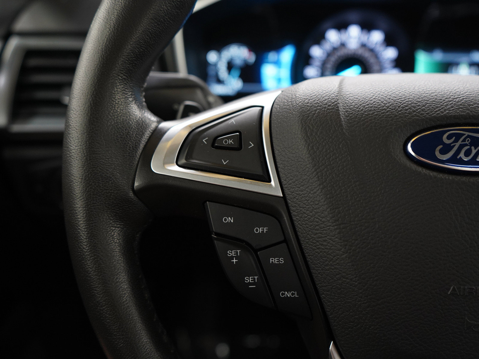 Used 2014 Ford Fusion Titanium FWD image 23