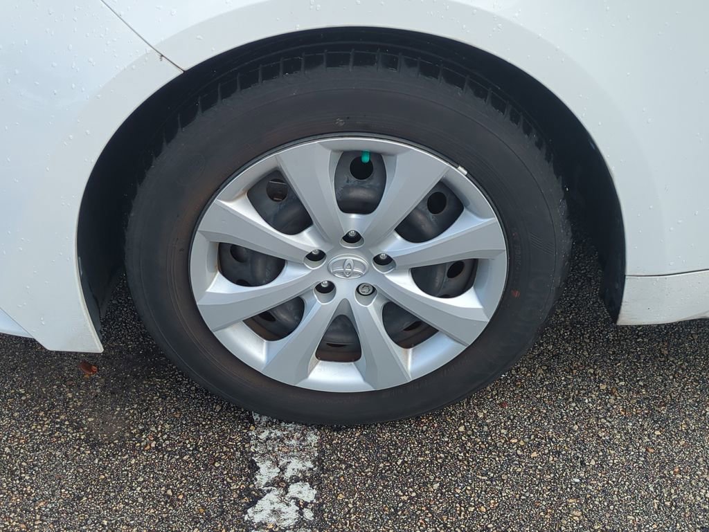 Used 2022 Toyota Corolla LE image 12
