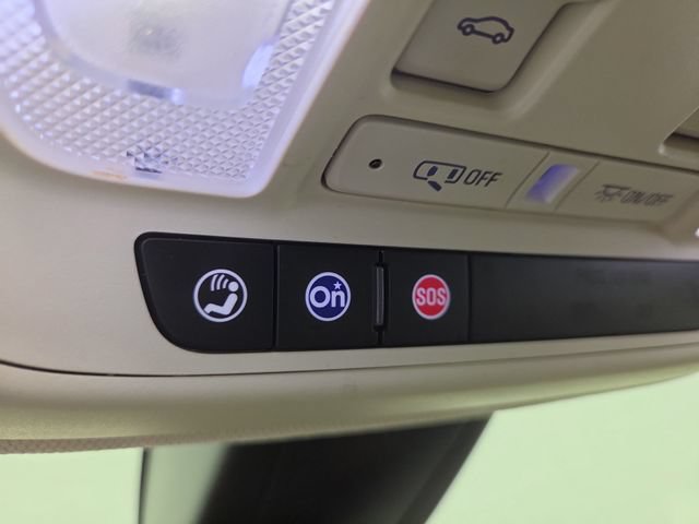 Used 2018 Cadillac XT5 Luxury w/ Driver Awareness Package FWD image 26