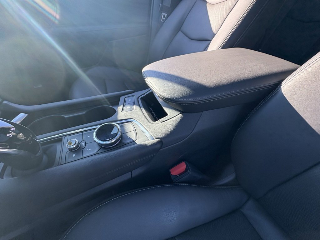 Used 2025 Cadillac XT5 Premium Luxury image 48