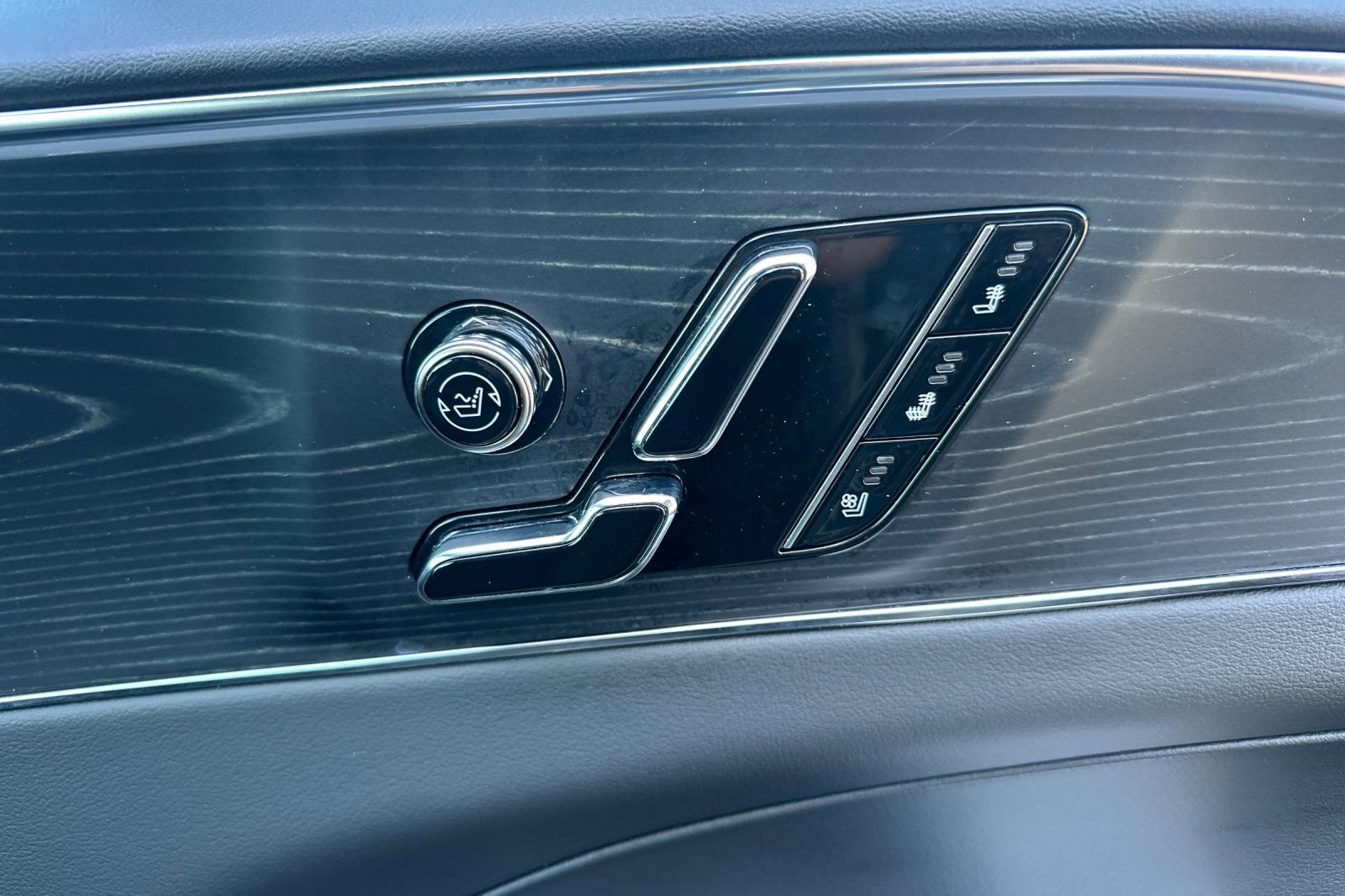 Certified 2024 Cadillac Lyriq Sport image 22