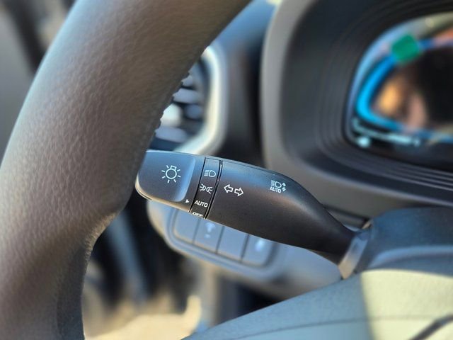New 2026 Hyundai Venue SE FWD image 31