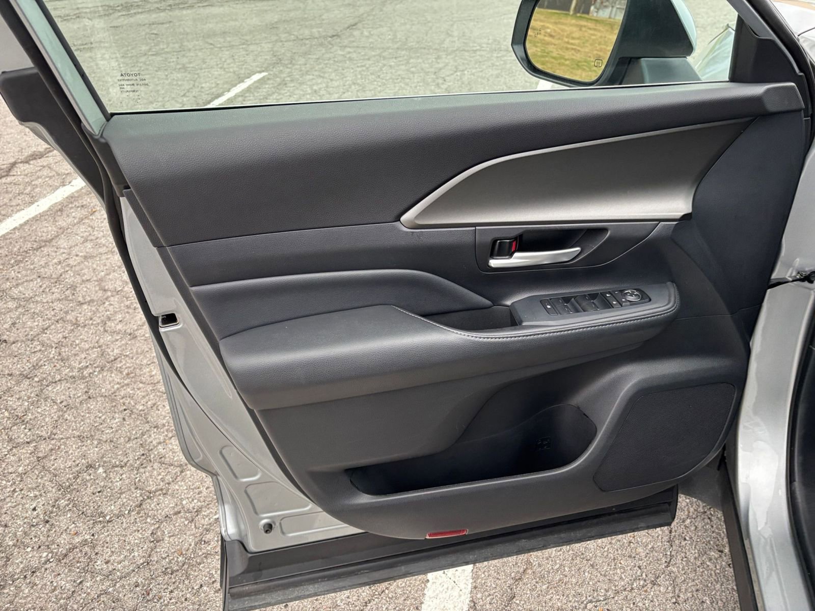 Used 2025 Toyota Grand Highlander FWD image 22