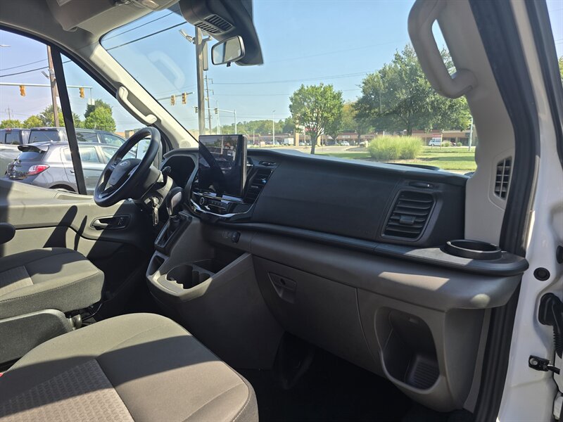 Used 2024 Ford Transit 350 XLT RWD image 11