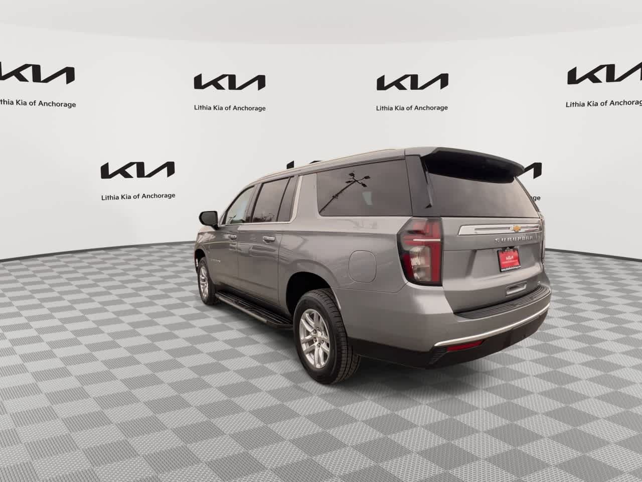 Used 2023 Chevrolet Suburban LT AWD/4WD image 6
