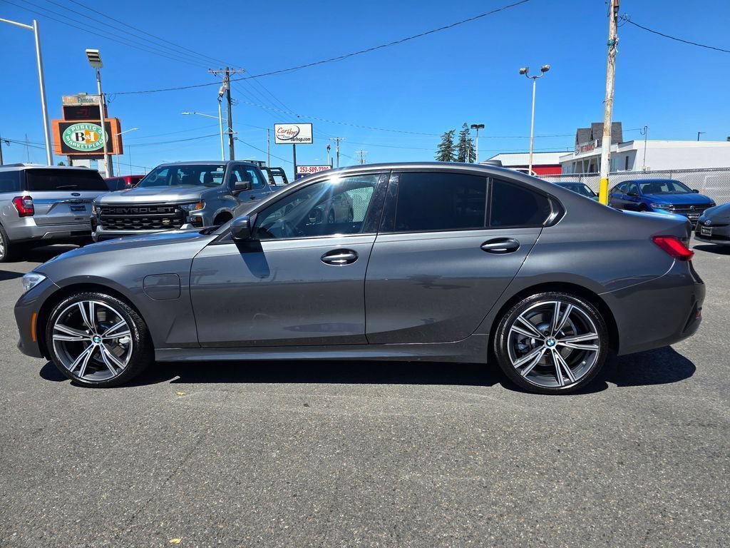 Used 2021 BMW 330e w/ Convenience Package RWD image 9