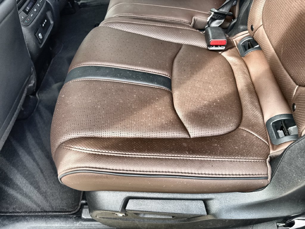 Used 2025 Honda Pilot Elite image 17