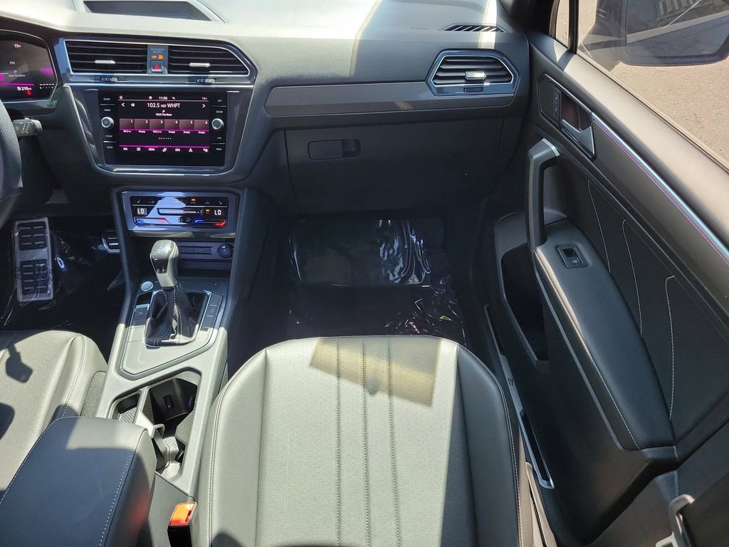 Used 2023 Volkswagen Tiguan SE R-Line image 14