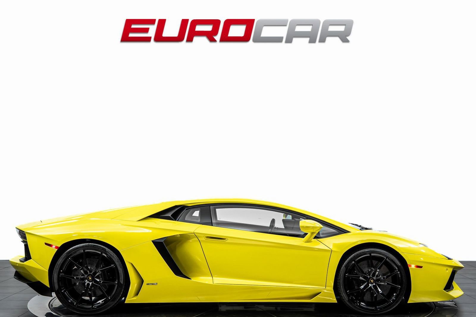 Used 2015 Lamborghini Aventador LP 700-4 image 6