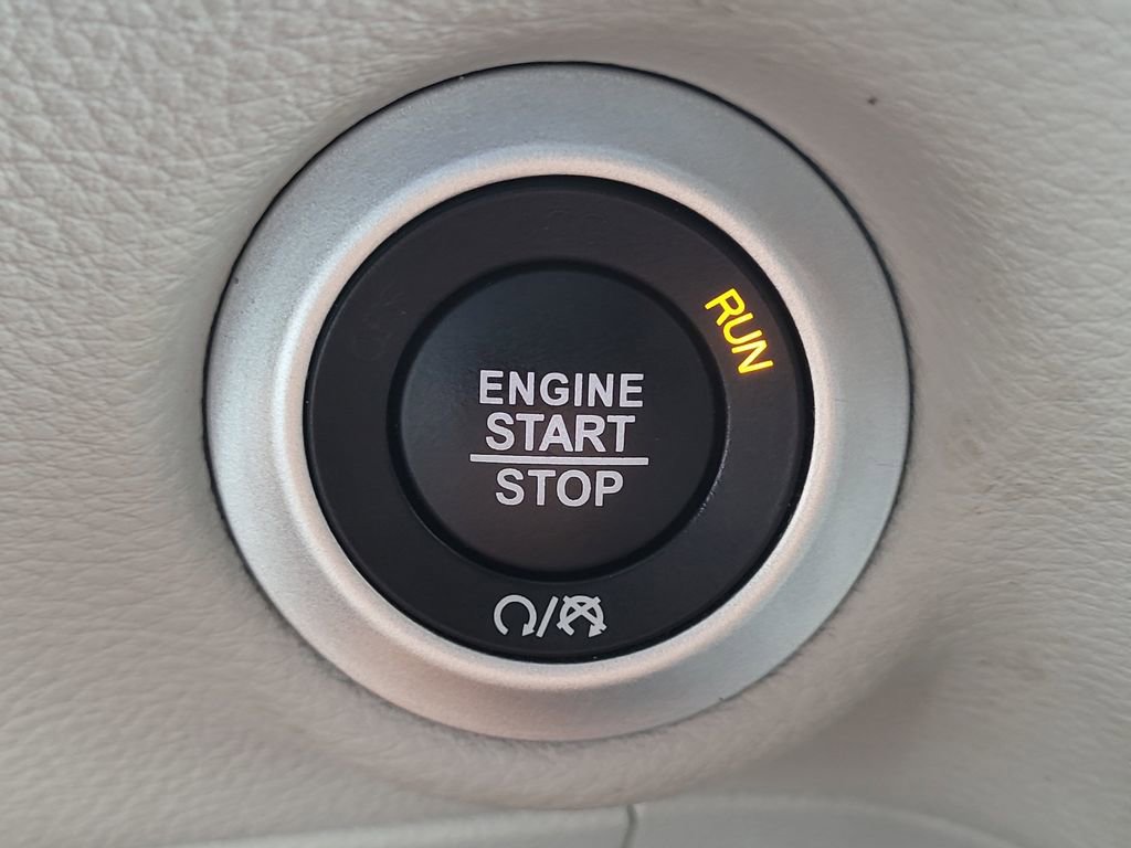 Used 2024 Chrysler Pacifica Touring-L image 26