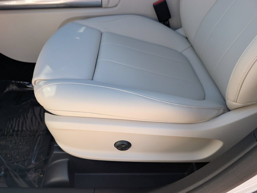 New 2026 Mercedes-Benz GLA 250 4MATIC image 23