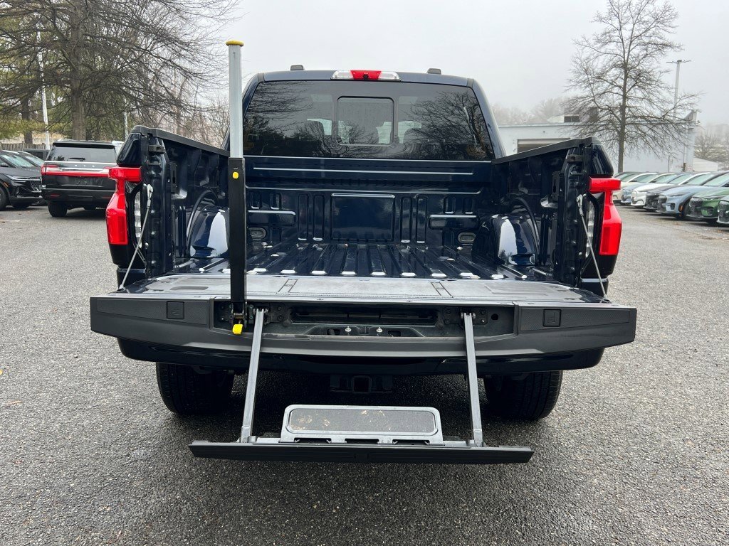Used 2024 Ford F150 Lightning Lariat image 14