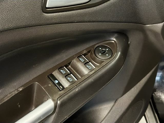 Used 2019 Ford Escape SE image 18