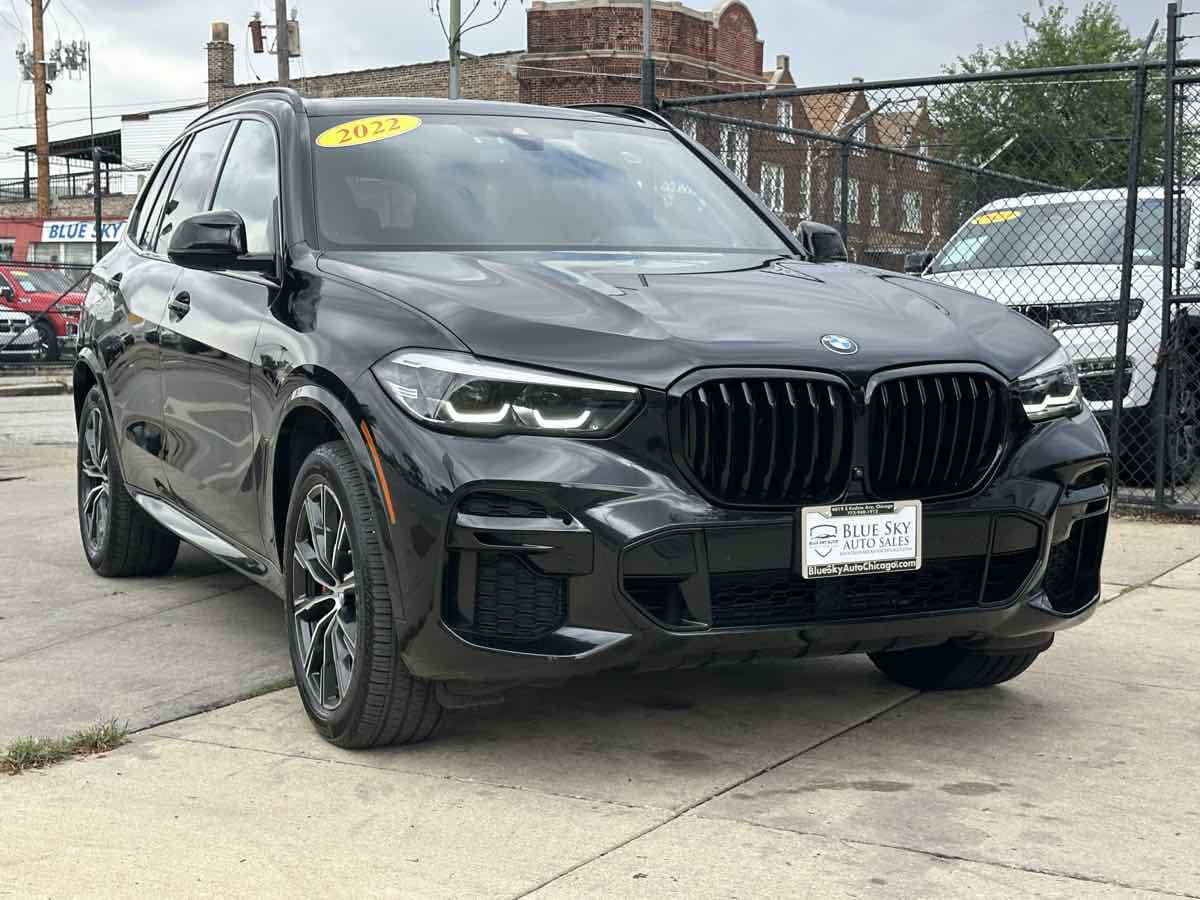 Used 2022 BMW X5 M50i w/ Premium Package AWD/4WD image 3