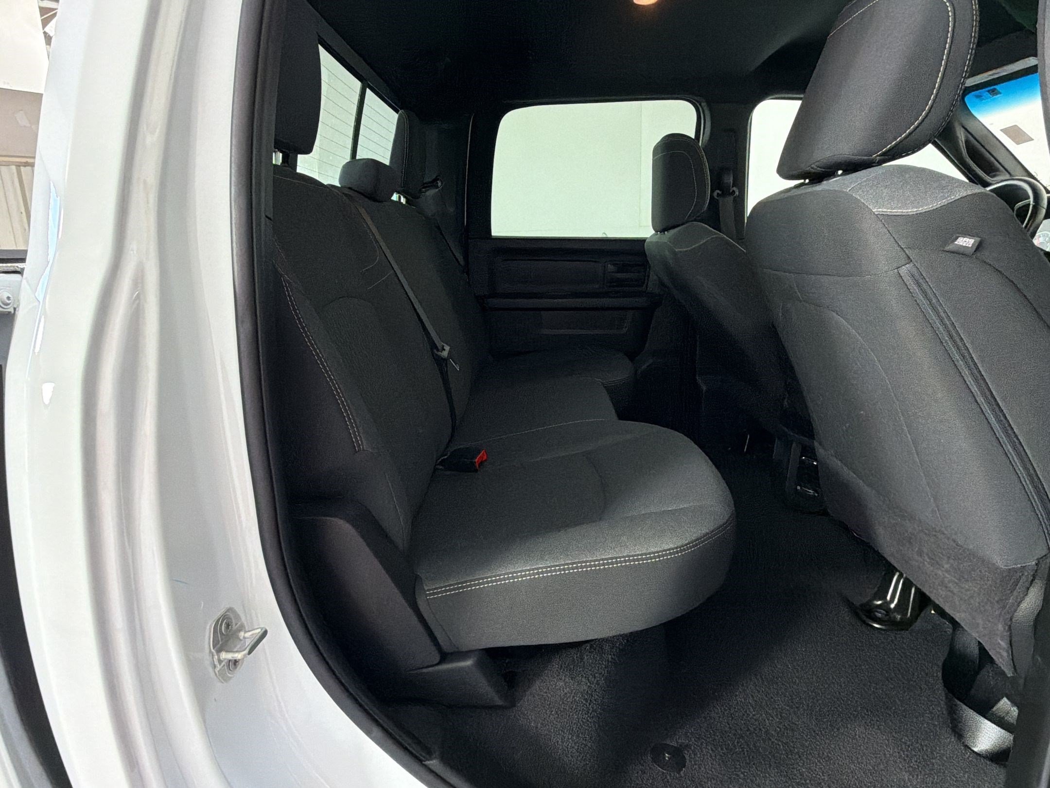 Used 2024 RAM 3500 Tradesman w/ Chrome Appearance Group AWD/4WD image 32