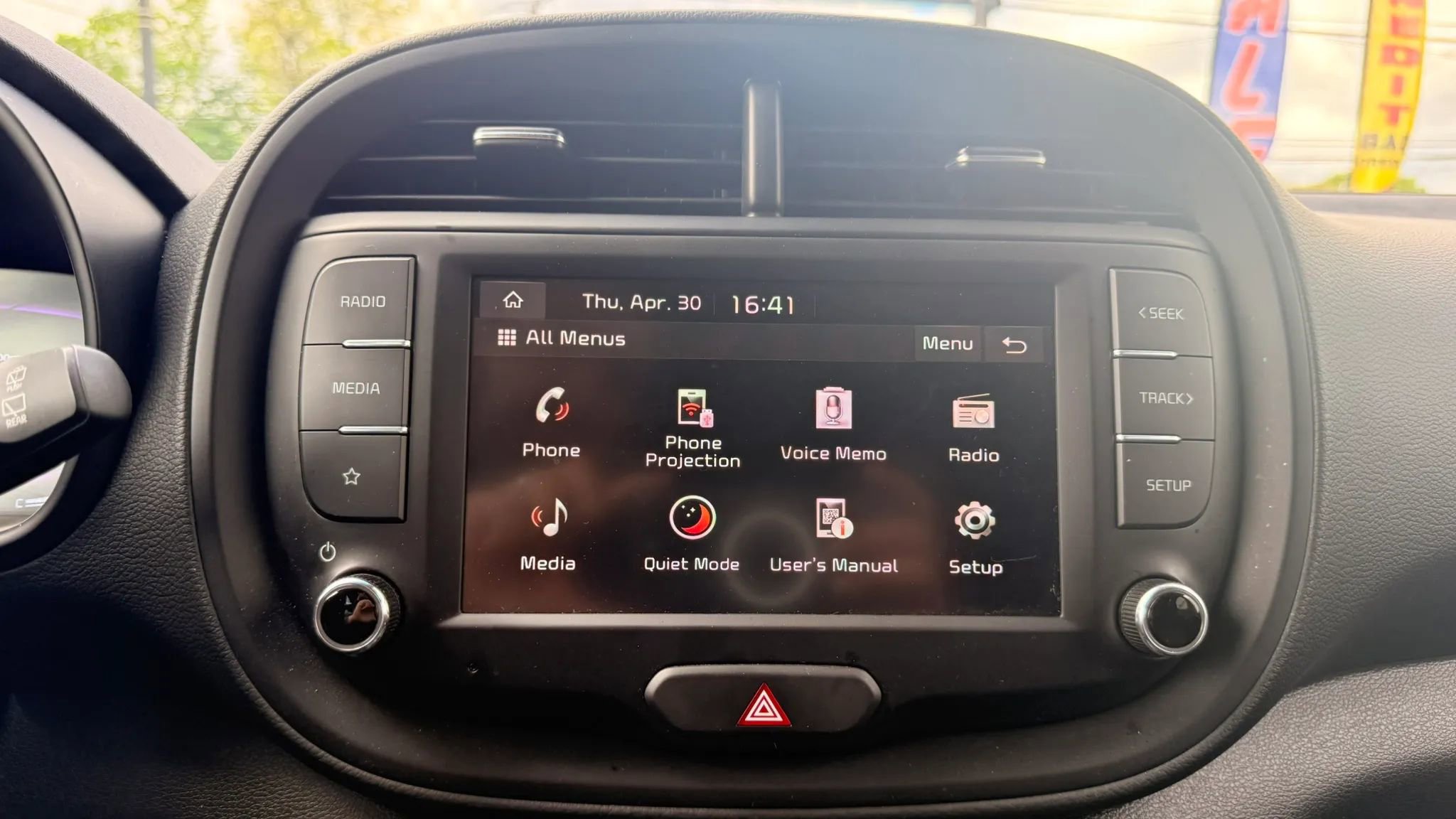Used 2025 Kia Soul LX w/ LX Technology Package FWD image 21