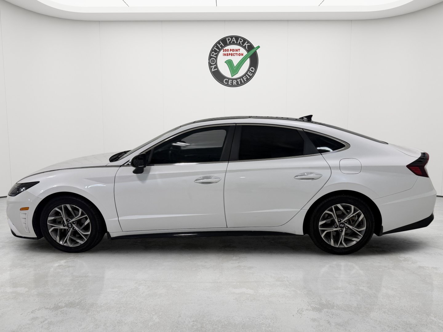 Used 2022 Hyundai Sonata SEL w/ Convenience Package FWD image 2