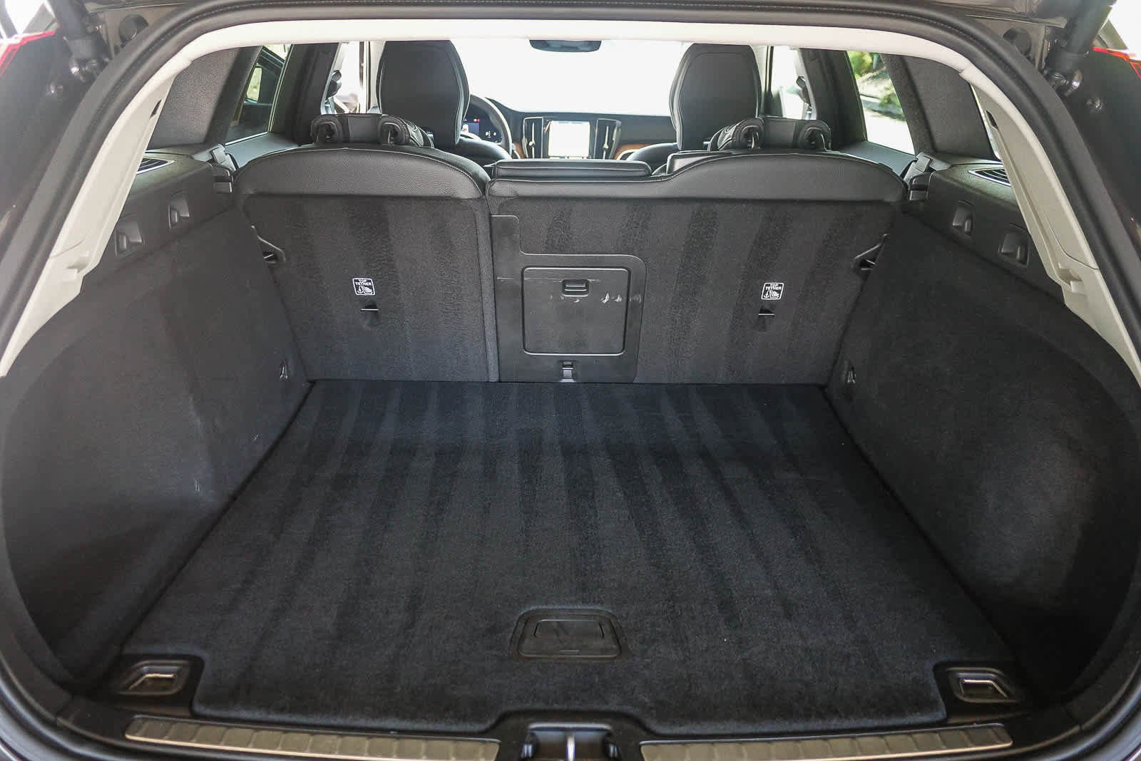 Used 2025 Volvo V60 B5 Cross Country Plus AWD/4WD image 26