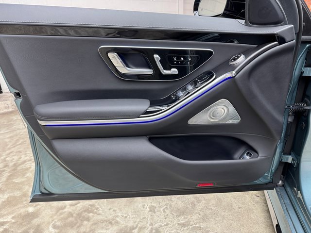 Used 2025 Mercedes-Benz S 500 S 500 image 10