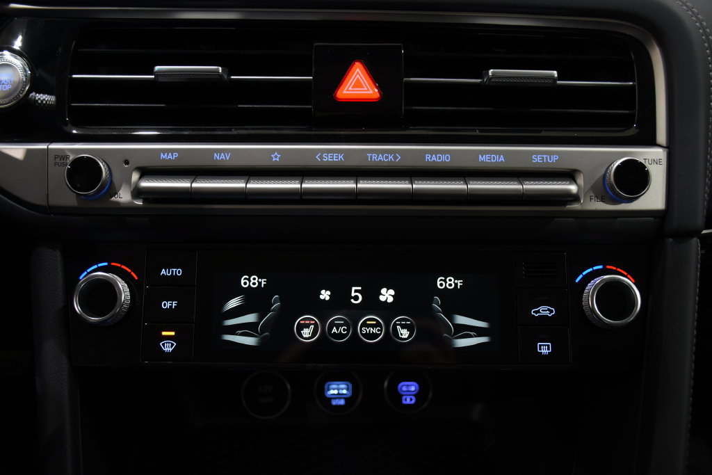 New 2026 Genesis G70 2.5T RWD image 15