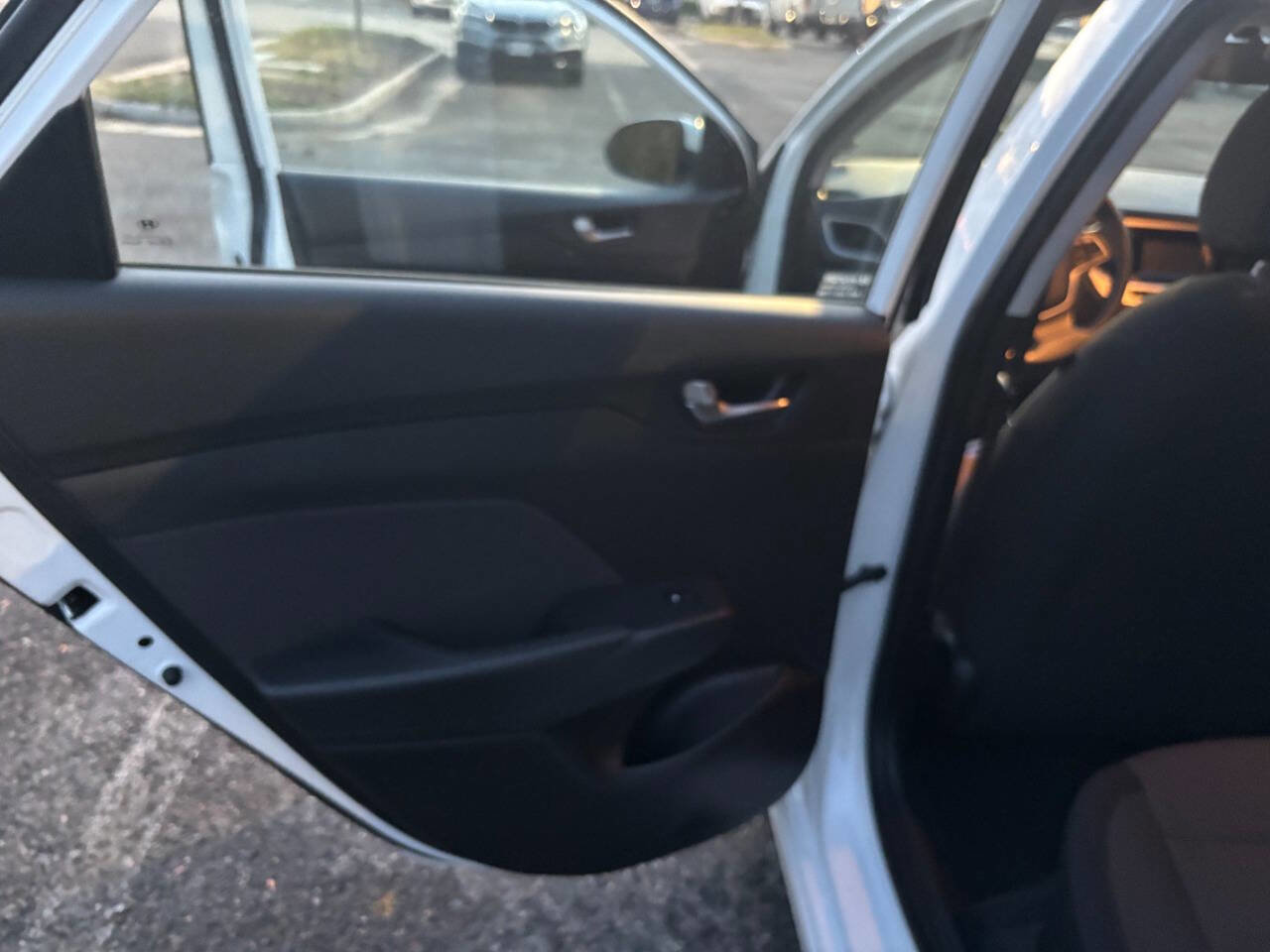 Used 2019 Hyundai Accent SE image 18