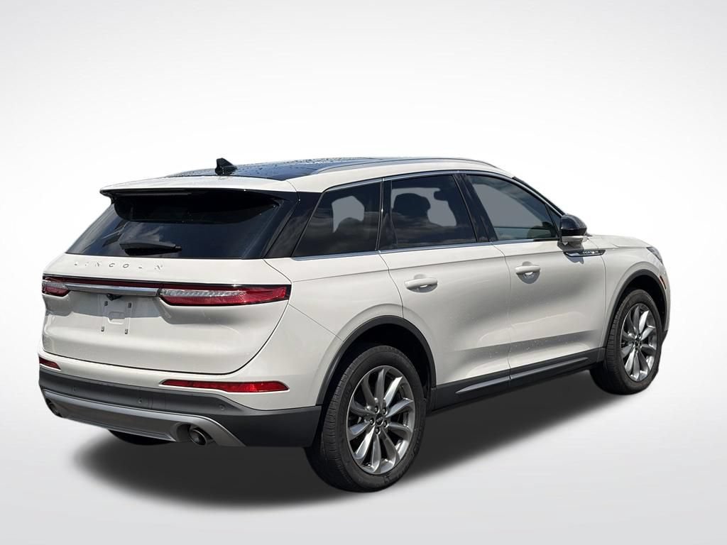 Used 2022 Lincoln Corsair AWD w/ Premium Package image 6