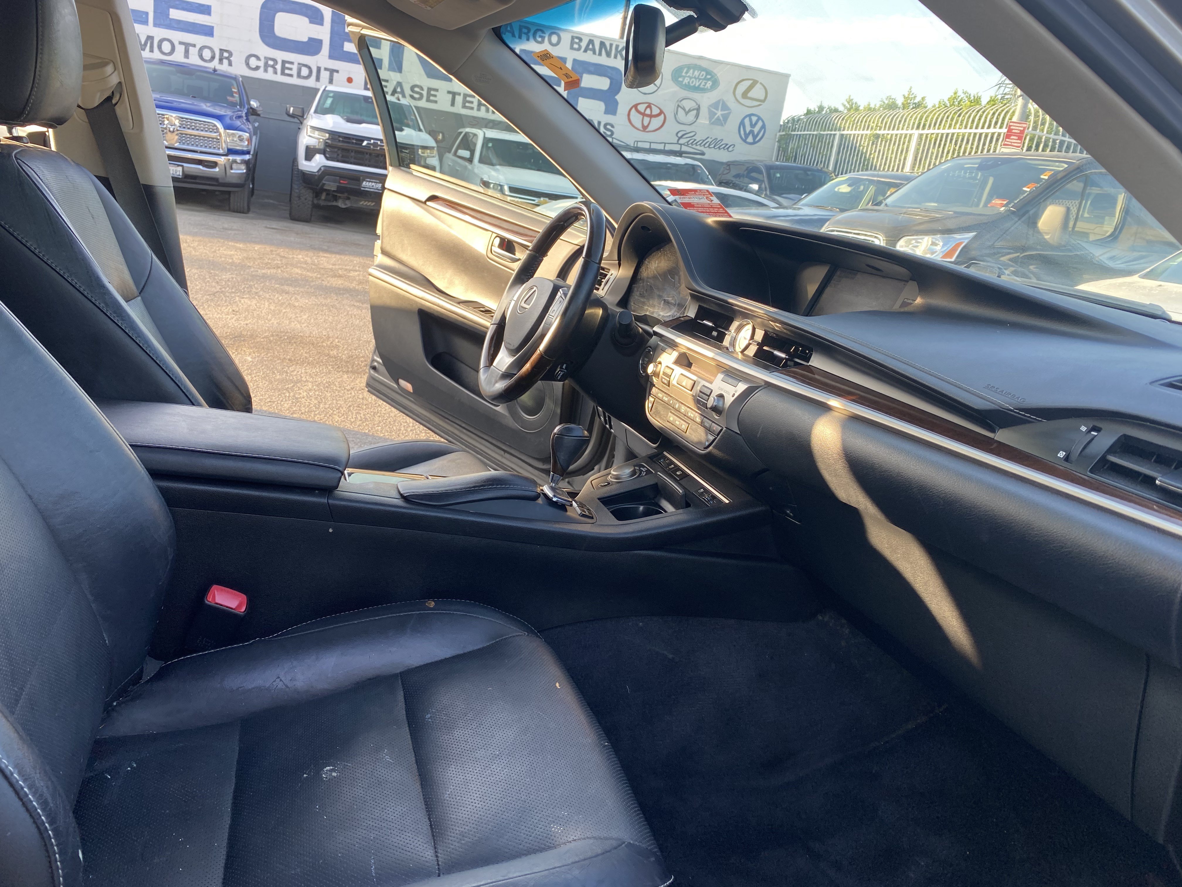 Used 2015 Lexus ES 350 w/ Luxury Package FWD image 20