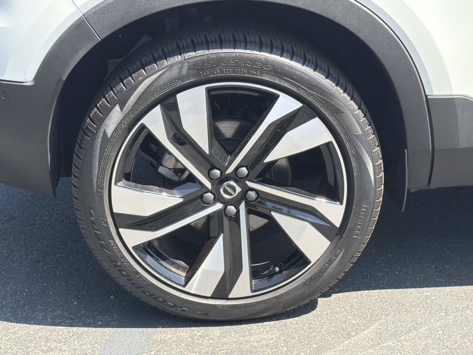 New 2026 Volvo XC40 B5 Ultra w/ Climate Package AWD/4WD image 27