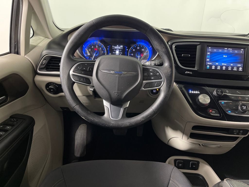 Used 2019 Chrysler Pacifica Touring Plus image 15