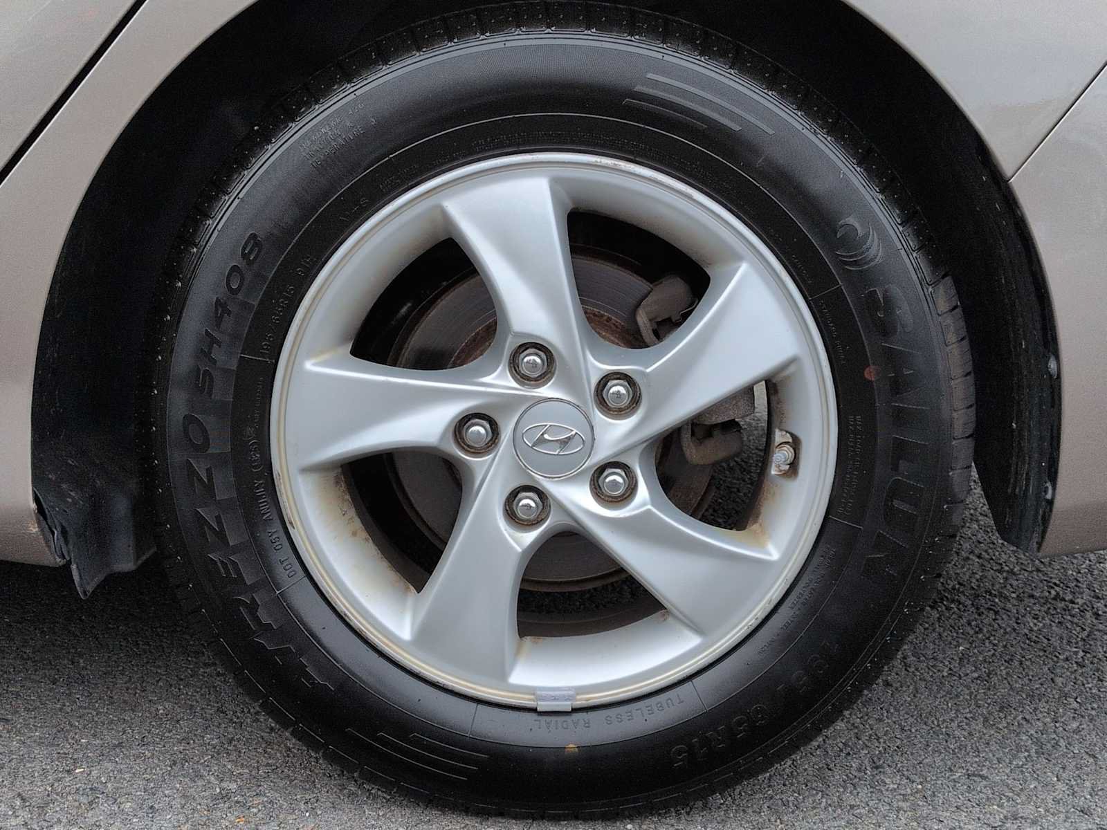 Used 2015 Hyundai Elantra SE FWD image 14