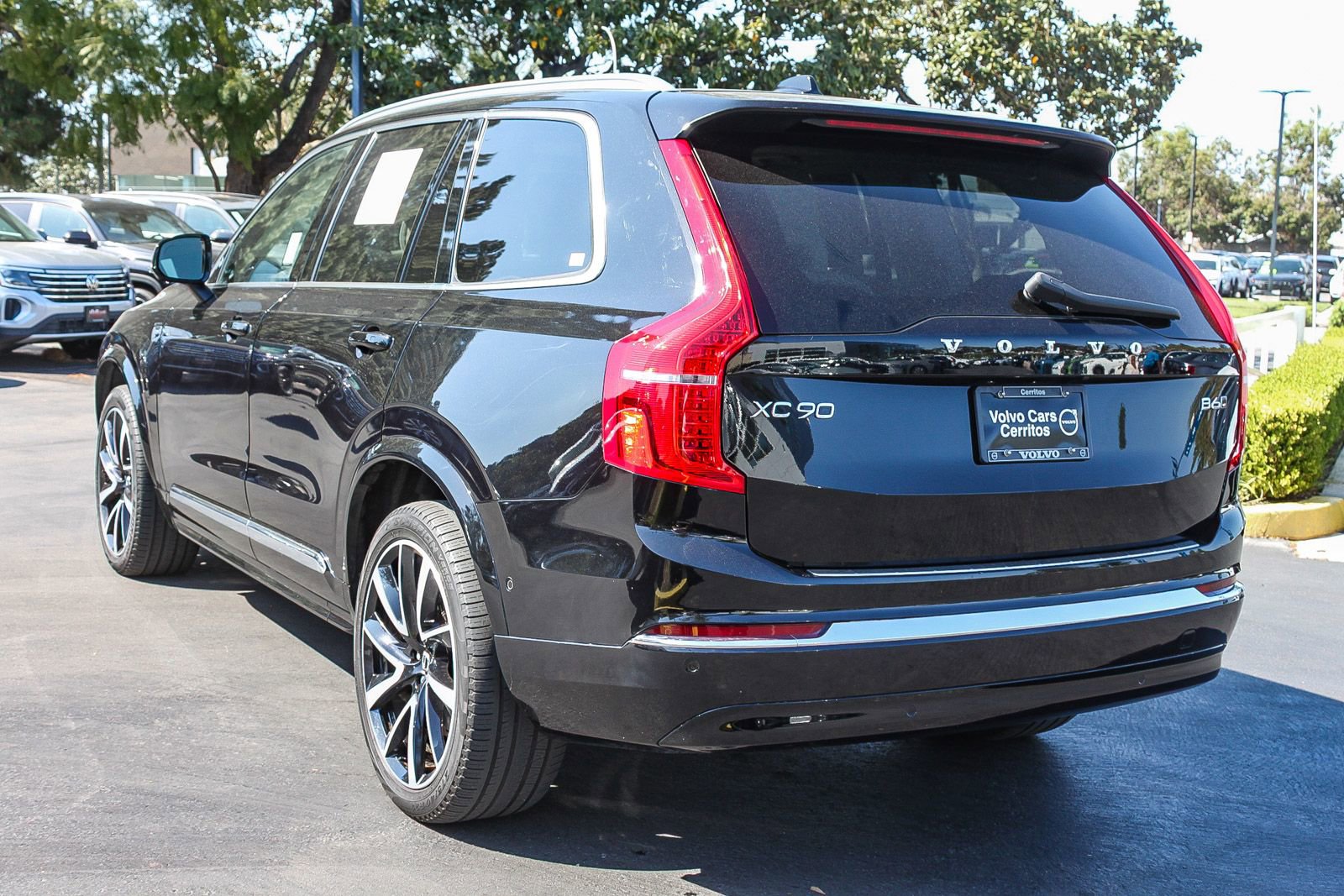 Used 2023 Volvo XC90 B6 Plus w/ Protection Package Premier image 8