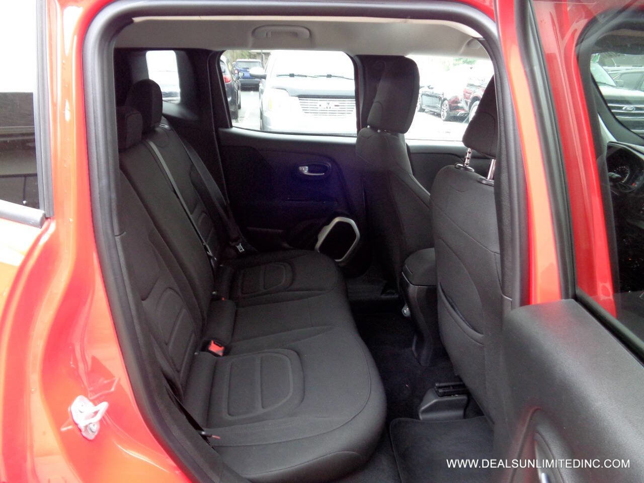 Used 2018 Jeep Renegade Latitude image 21