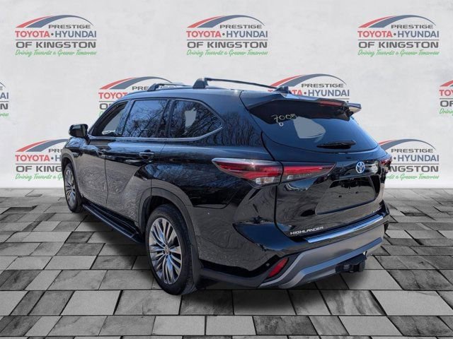 Used 2024 Toyota Highlander Platinum image 6