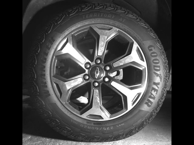 Used 2018 Chevrolet Tahoe 4WD w/ Skid Plate Package image 9