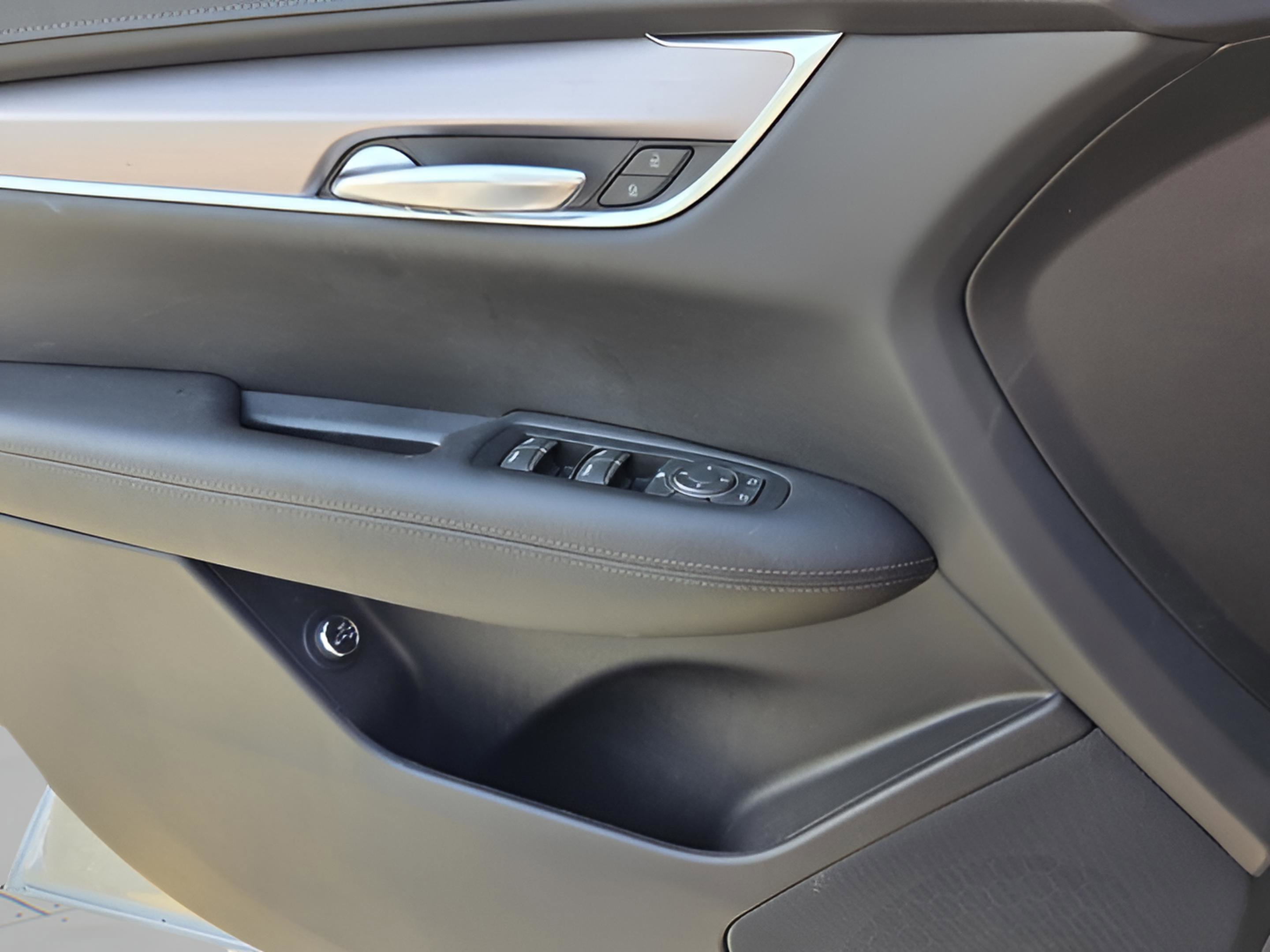 Used 2023 Cadillac XT5 Luxury FWD image 27
