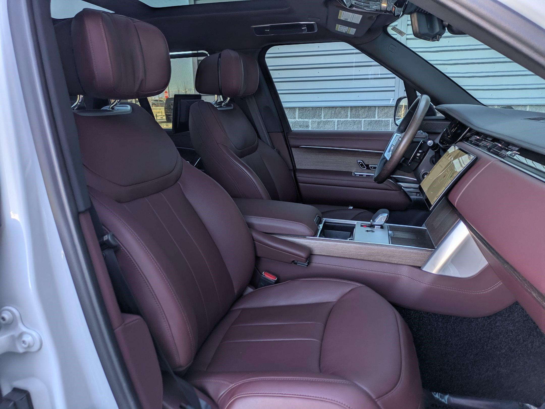 Certified 2024 Land Rover Range Rover Autobiography image 31