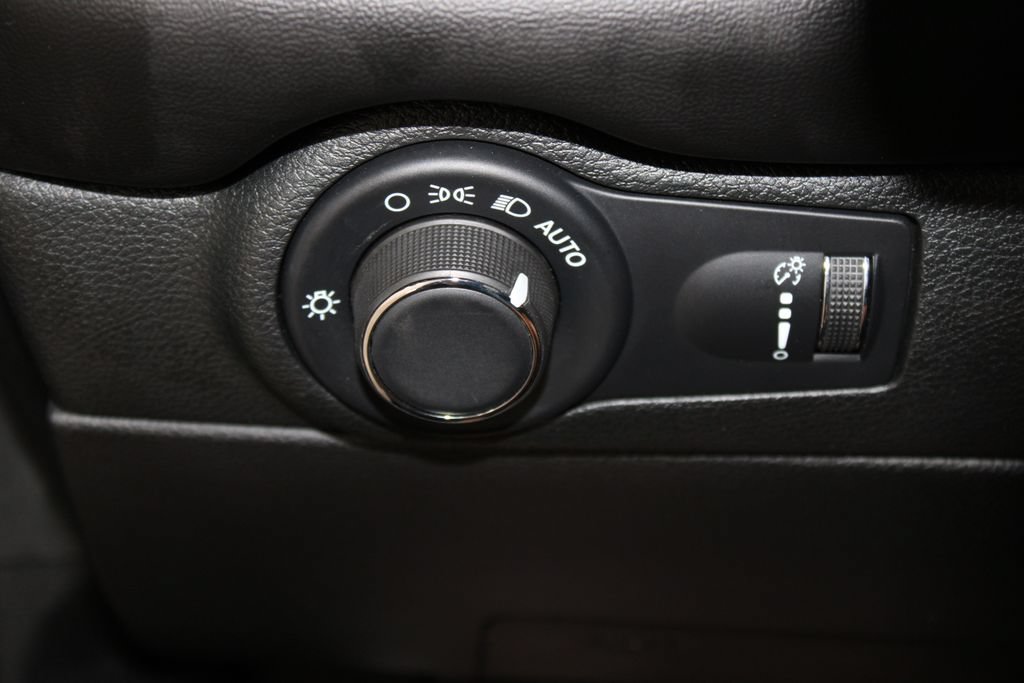Used 2025 Dodge Durango GT AWD/4WD image 47