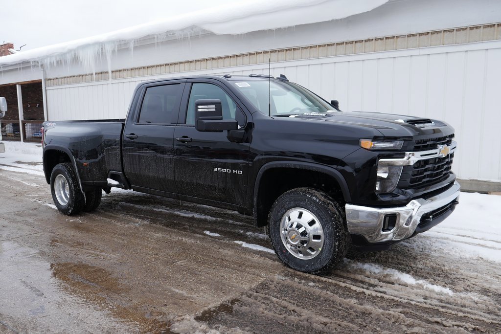 New 2026 Chevrolet Silverado 3500 LT image 2