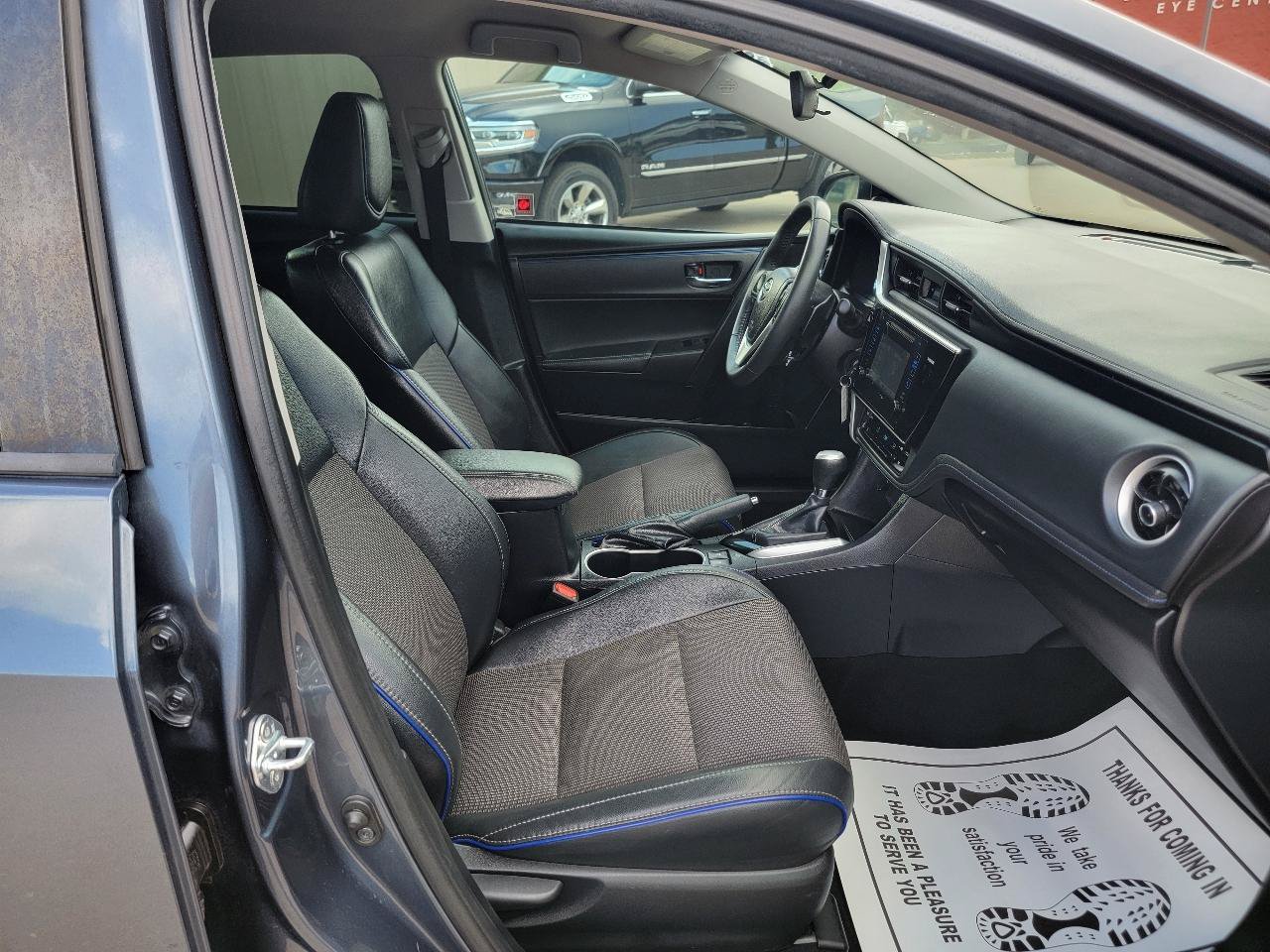 Used 2017 Toyota Corolla SE w/ Carpet Mat Package (TMS) FWD image 7