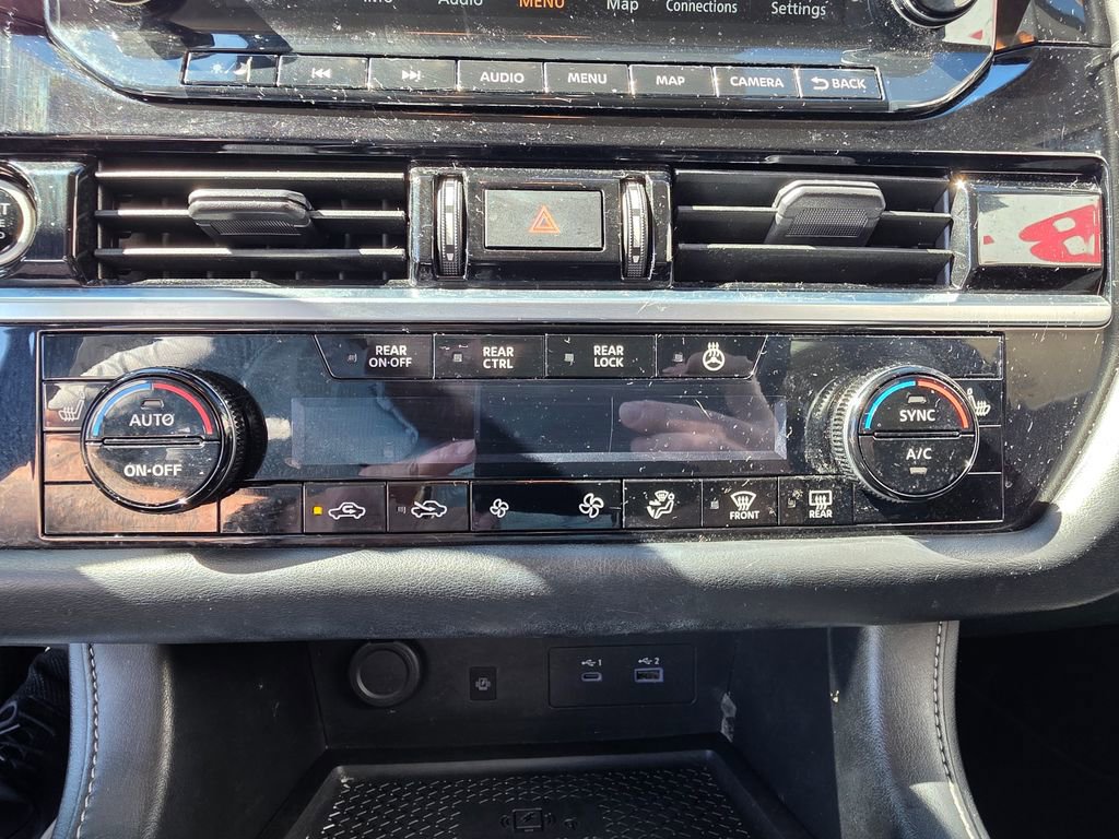 Used 2023 Nissan Pathfinder SL image 18