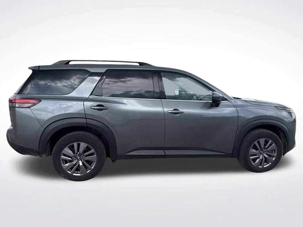 Used 2025 Nissan Pathfinder SV AWD/4WD image 18