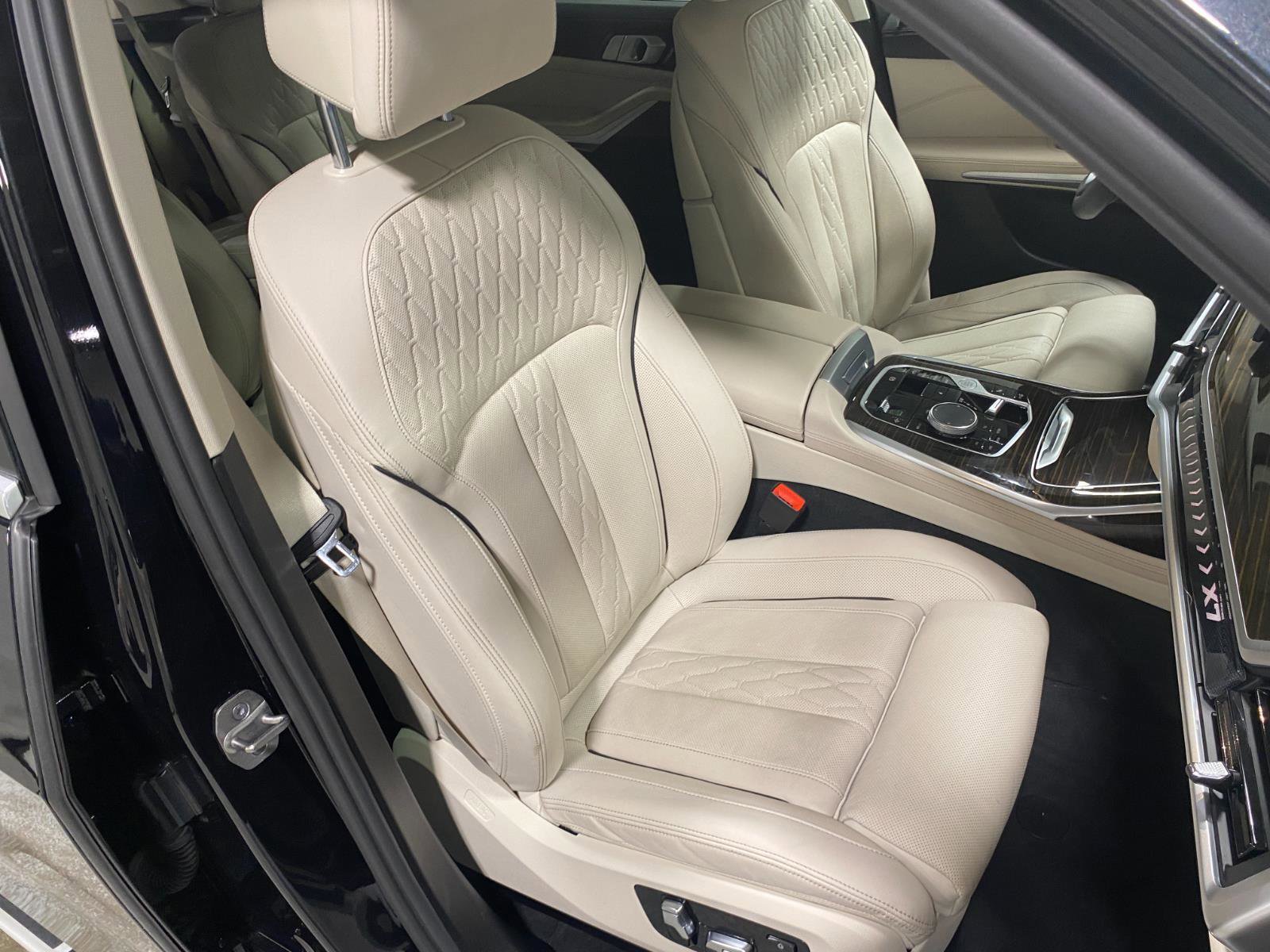 Certified 2023 BMW X7 xDrive40i w/ Climate Comfort Package image 12