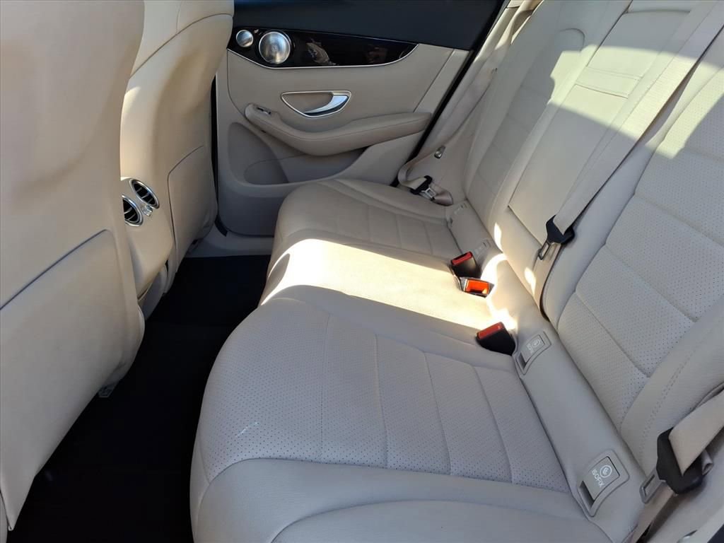 Used 2017 Mercedes-Benz GLC 300 4MATIC image 18